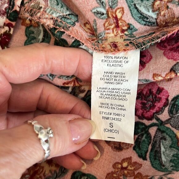 Ambiance szS flowered faux wrap bodice skirted elastic waist shorts romper EUC - Picture 5 of 11